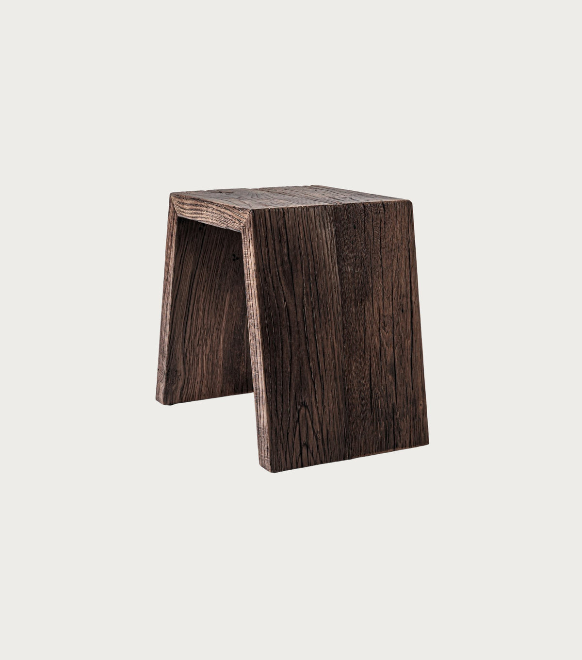 Nodus Reclaimed Oak Side Table – three-quarter view