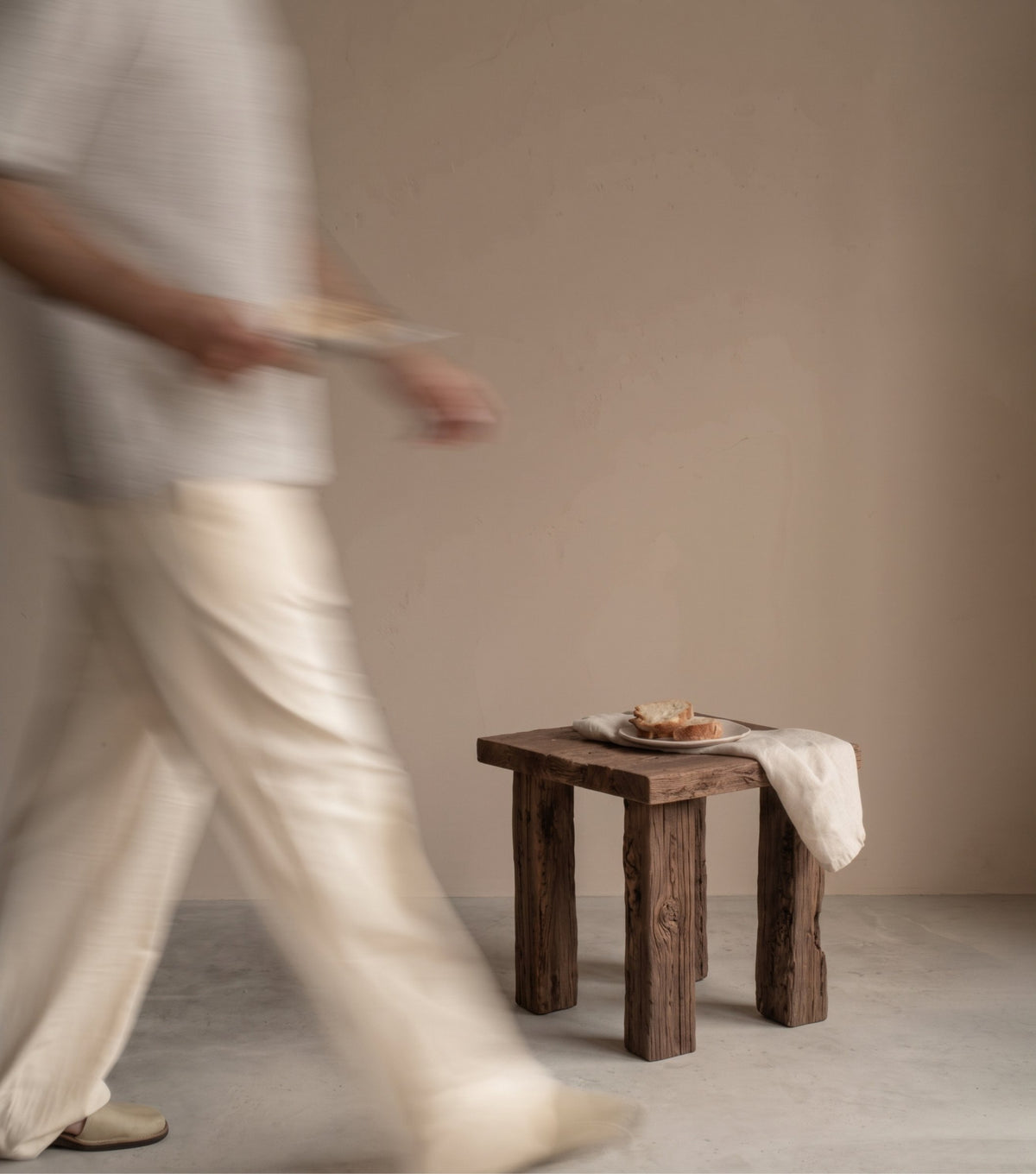 Ostia Reclaimed Oak Side Table – in a calm hallway with a linen cloth