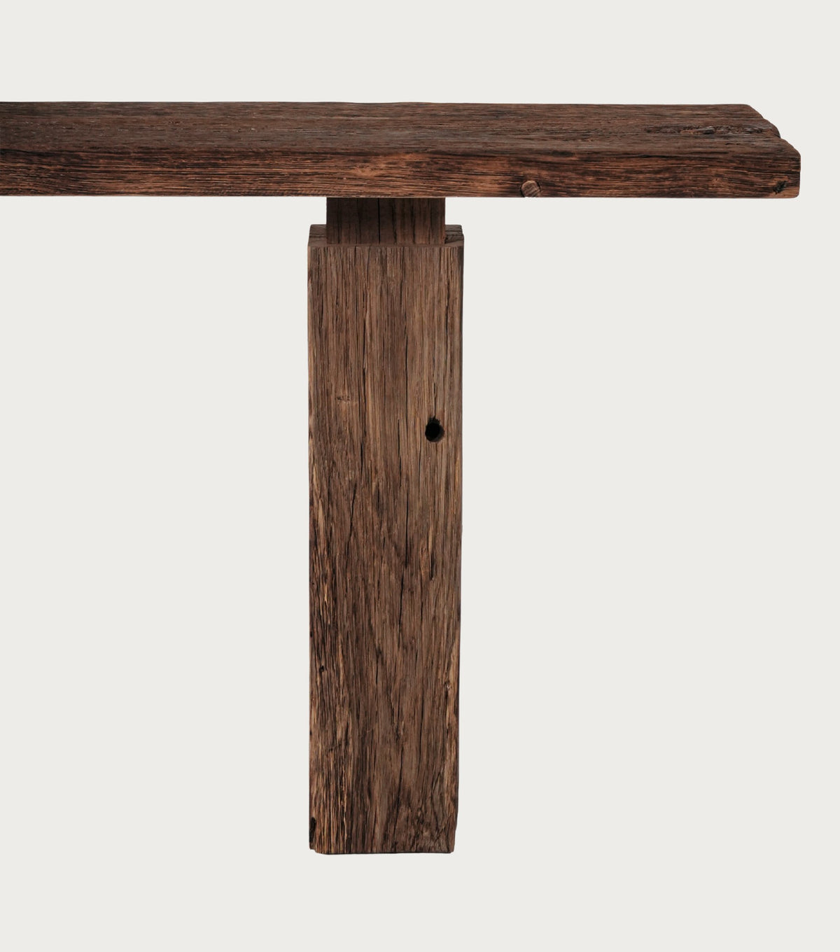 Trabes Reclaimed Oak Console Table – detail of the top and post