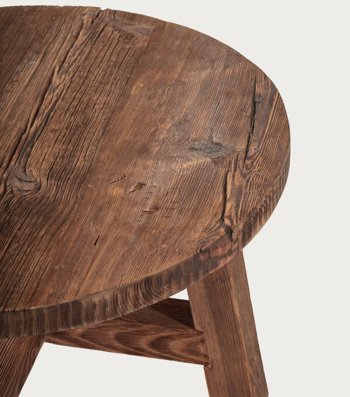 Dekelia Reclaimed Oak Coffee Table – close-up of the round top