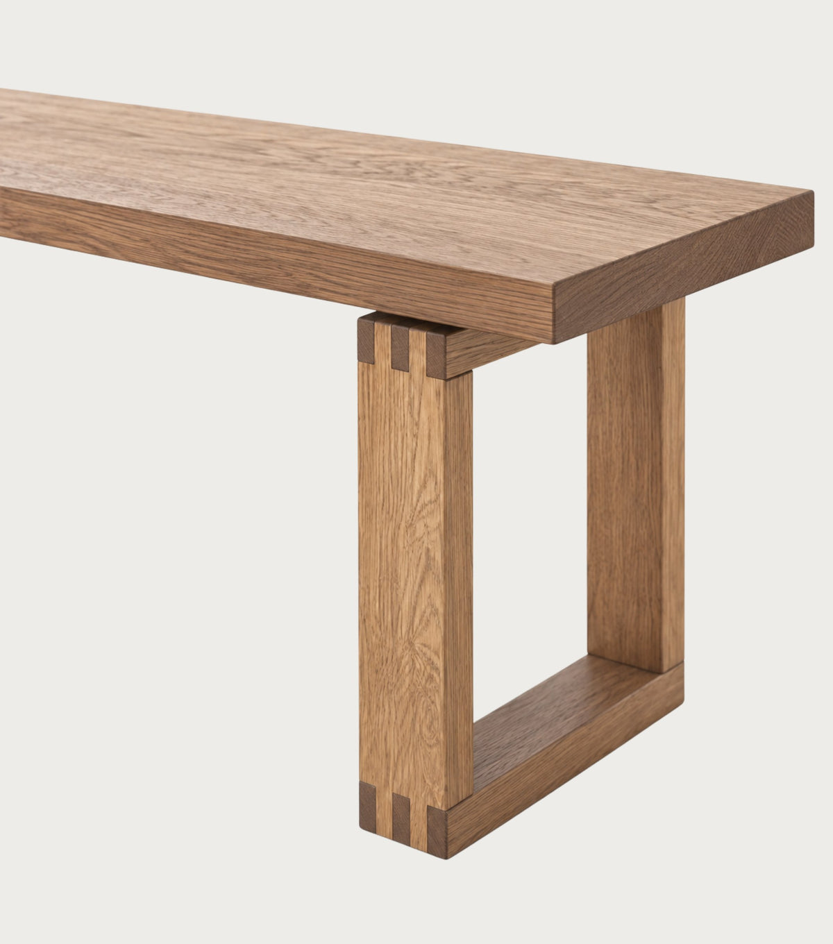 Doque Reclaimed Oak Bench – detail of the finger-jointed frame leg