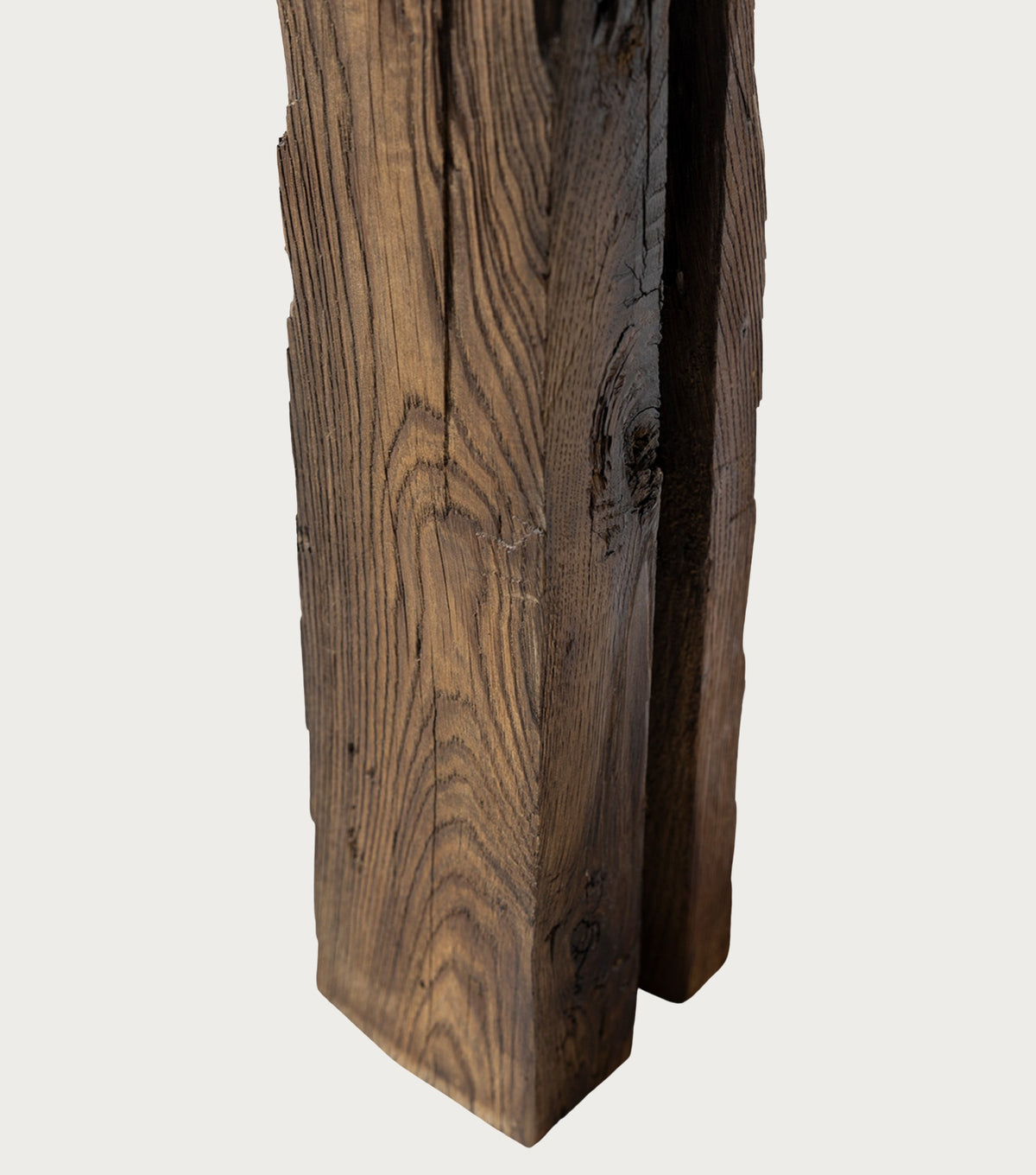 Hespera Reclaimed Oak Dining Table – close-up of a rustic beam leg