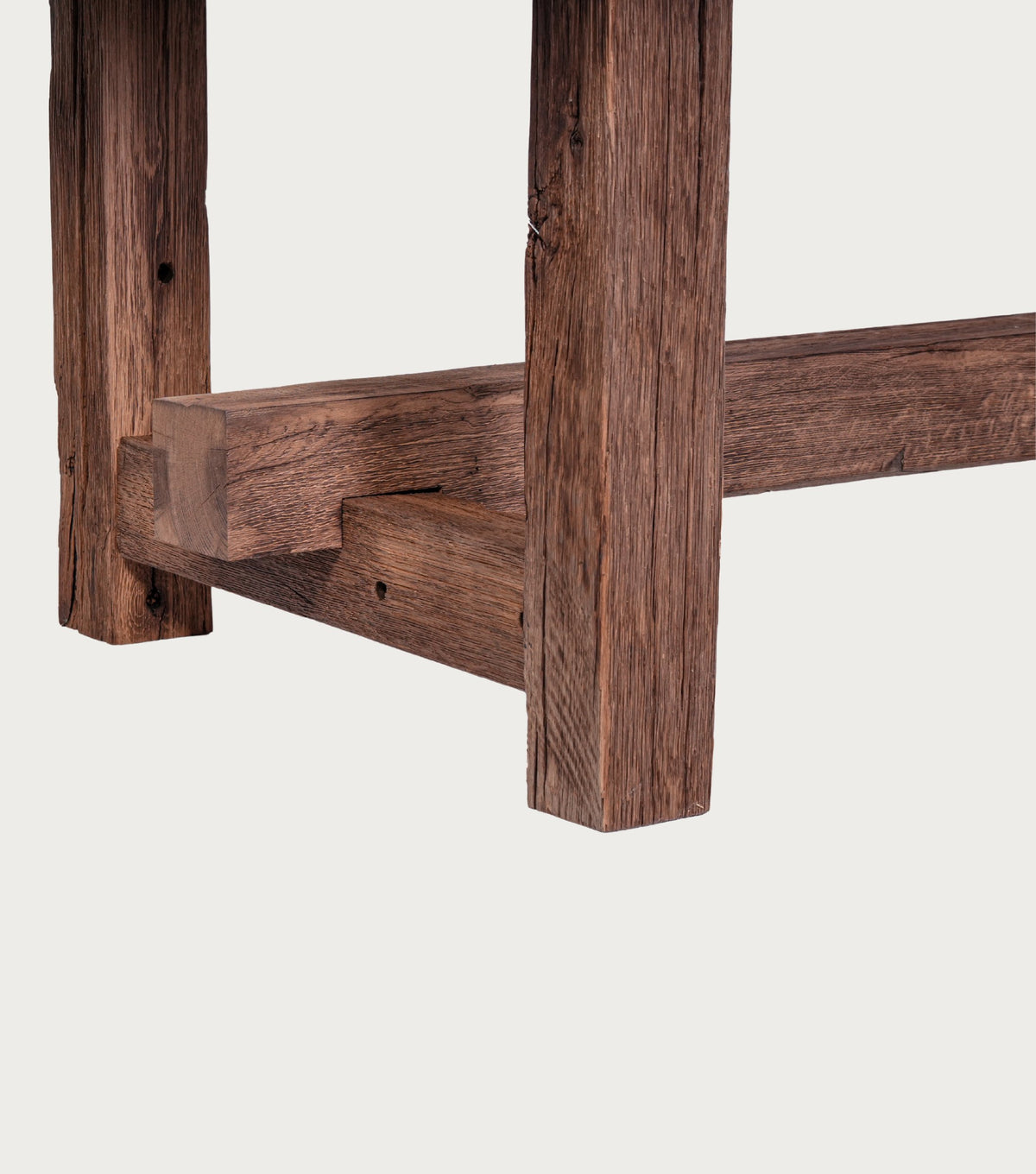 Matera Reclaimed Oak Dining Table – detail of the pegged mortise-and-tenon joint