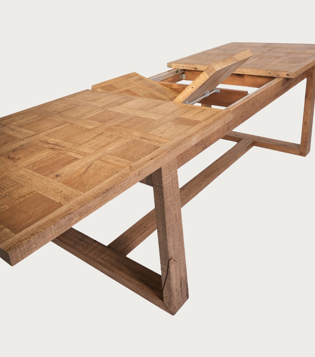 Mirador Reclaimed Oak Dining Table – detail of the extension mechanism