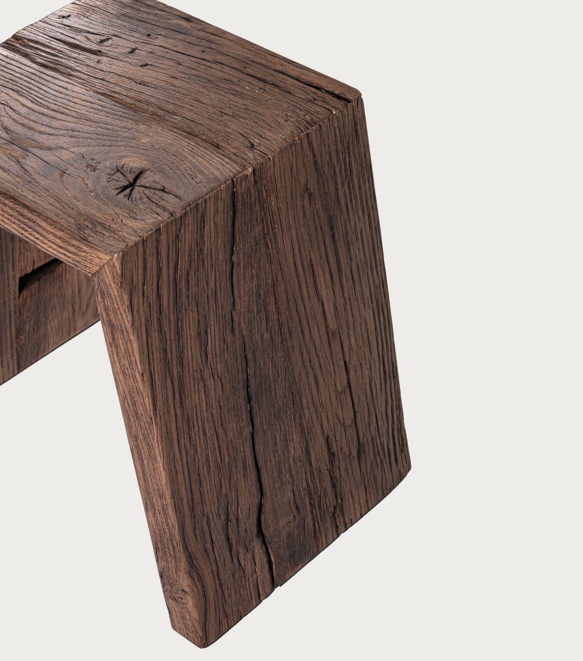 Nodus Reclaimed Oak Side Table – detail of the angled leg