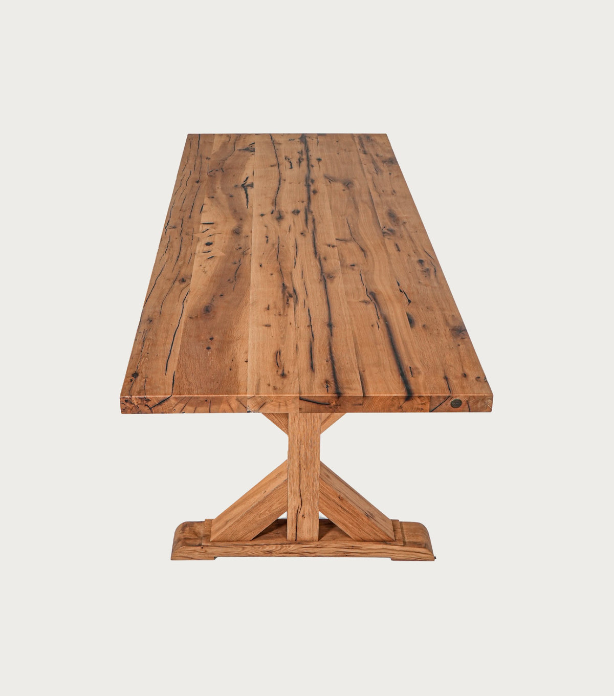 Serra Reclaimed Oak Dining Table – end view of the top