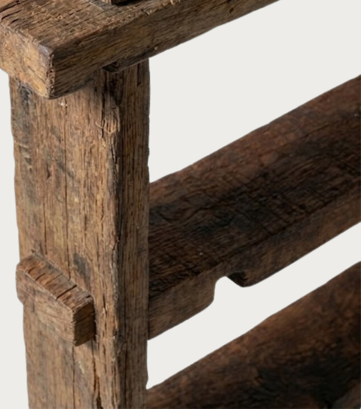 Solstice Reclaimed Oak Bookcase – detail of the notched shelf joint