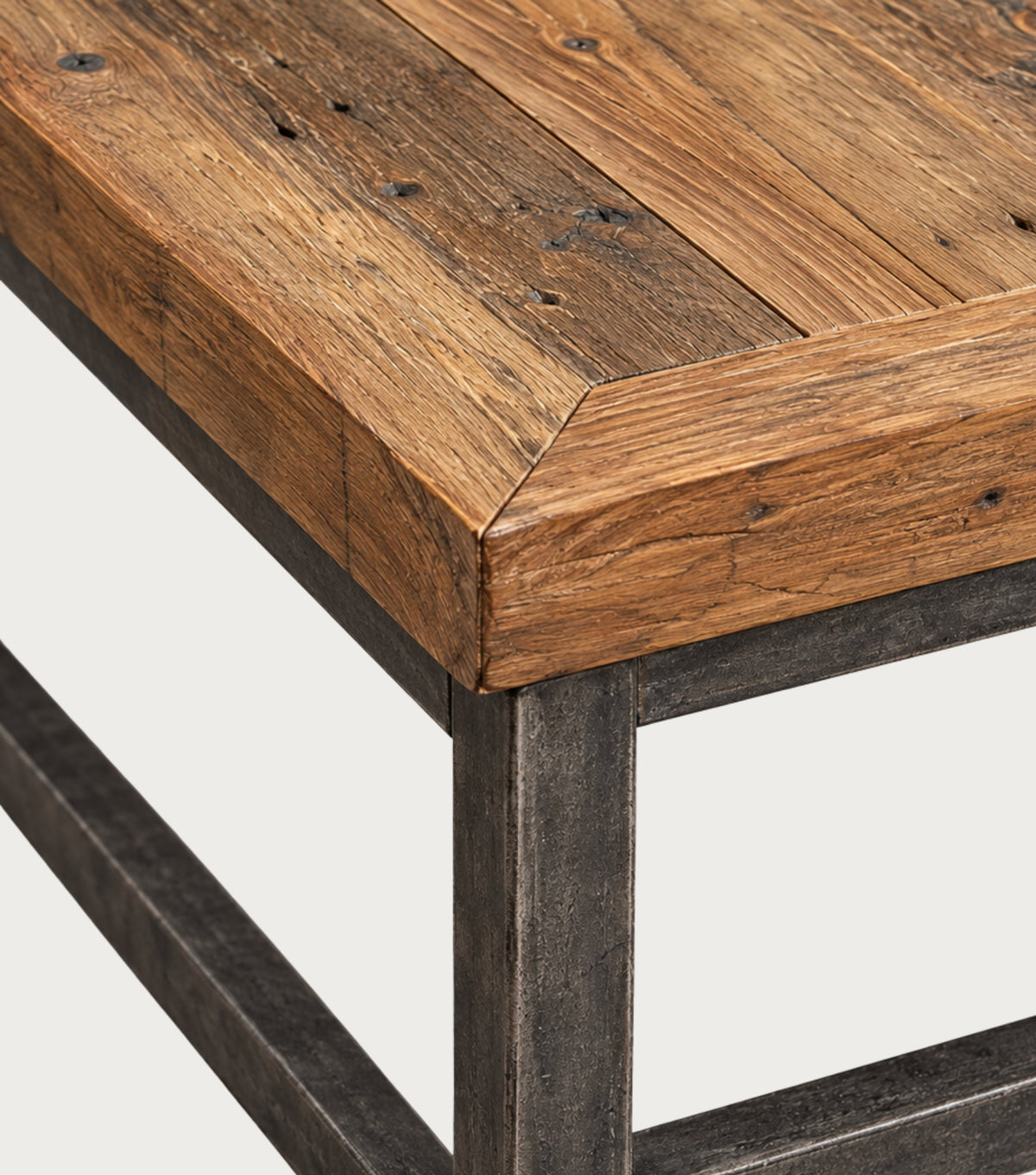 Tessera Reclaimed Oak Coffee Table – close-up of the top corner and steel frame