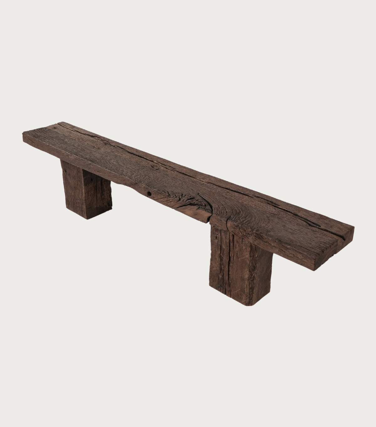 Trabes Reclaimed Oak Bench – three-quarter view