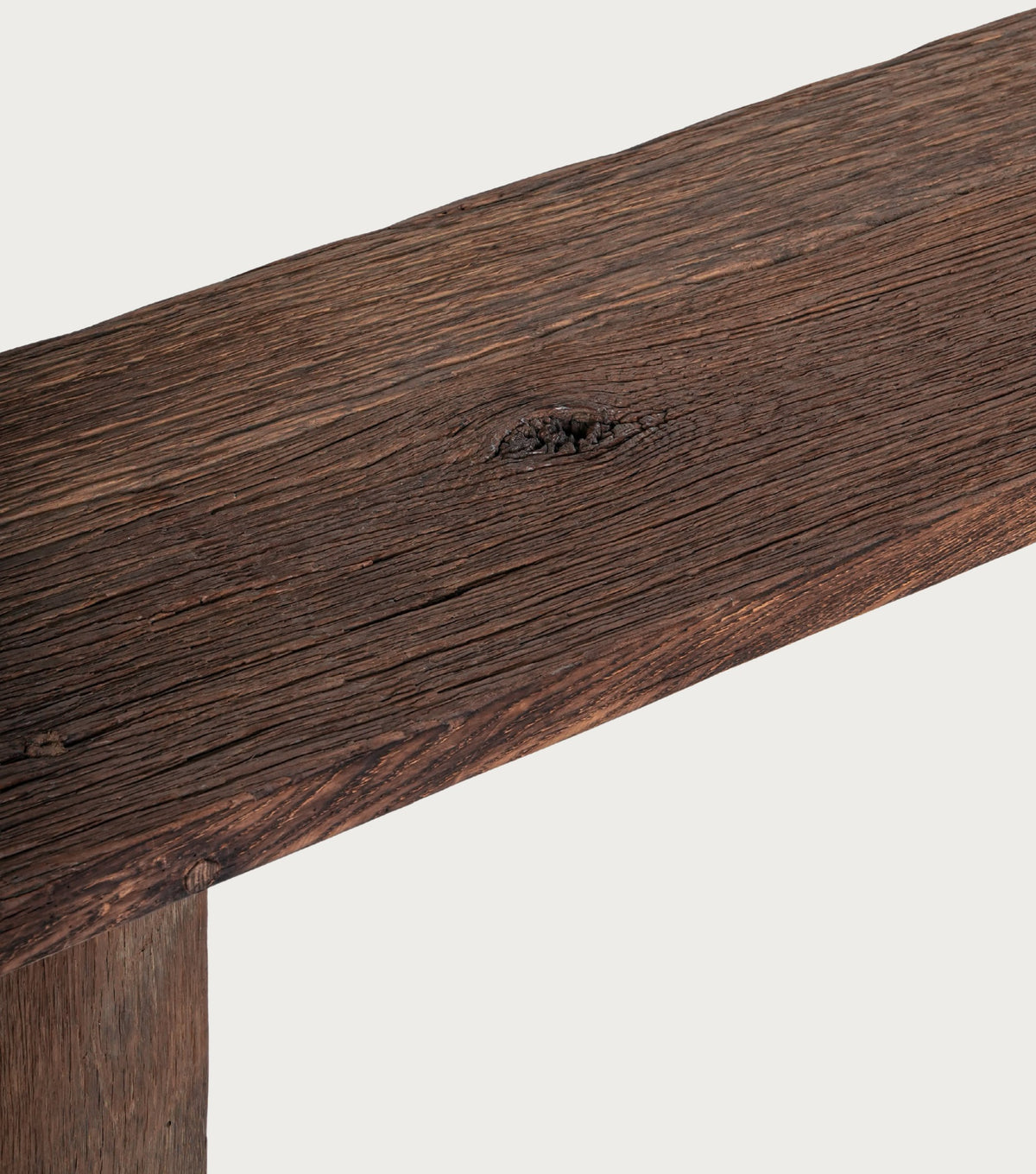 Trabes Reclaimed Oak Console Table – close-up of the weathered top